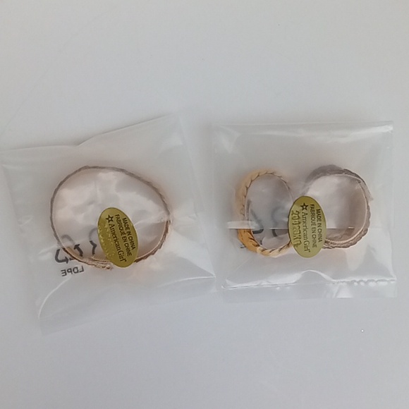 American Girl Kavi's Bollywood Dance Costume - Picture 6 of 16